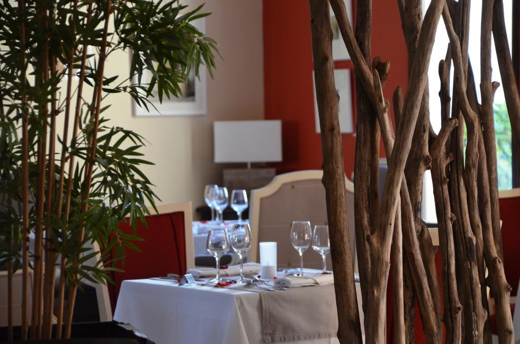 Hotel Restaurant Le Clos De Pradines Saint-Quentin-la-Poterie Eksteriør billede